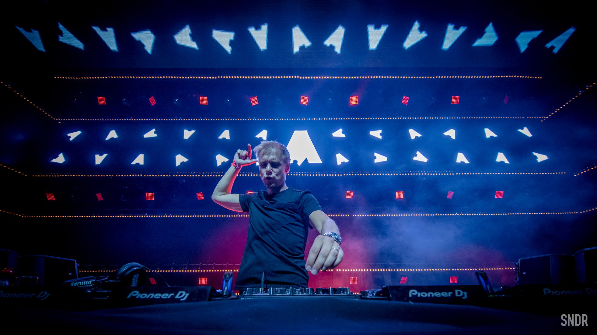 Armin van Buuren au Tomorrowland Winter ? TranceVision
